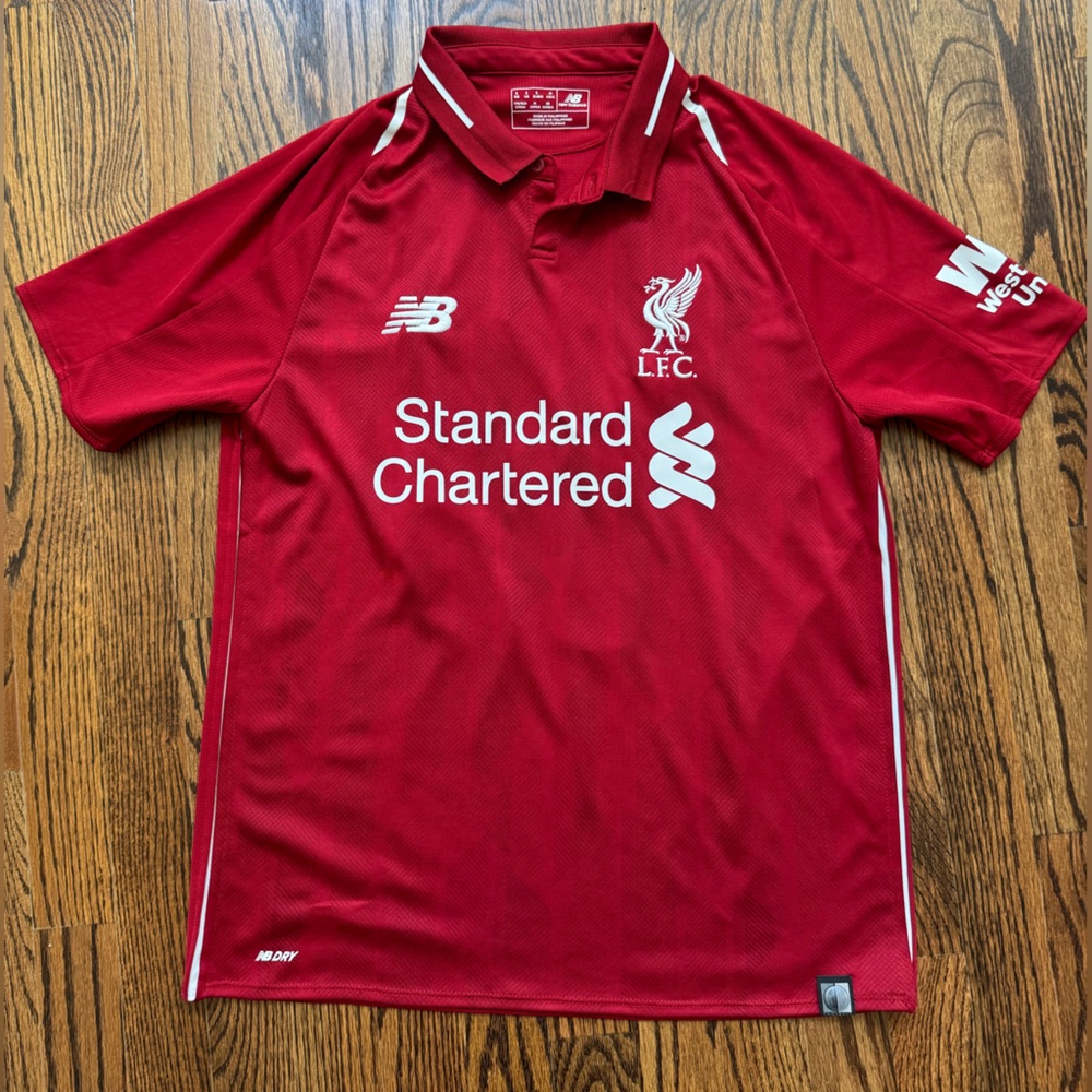 LFC Standard Chartered Manè Liverpool soccer jersey adult small